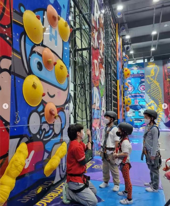climbing wall (2)