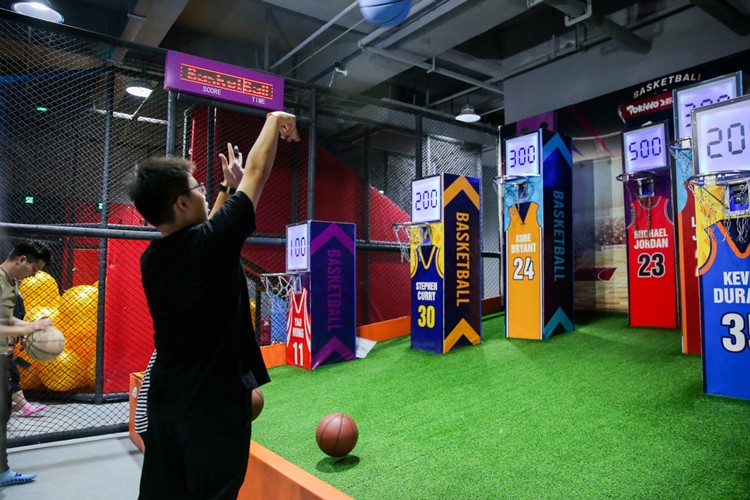Indoor interactive sport play