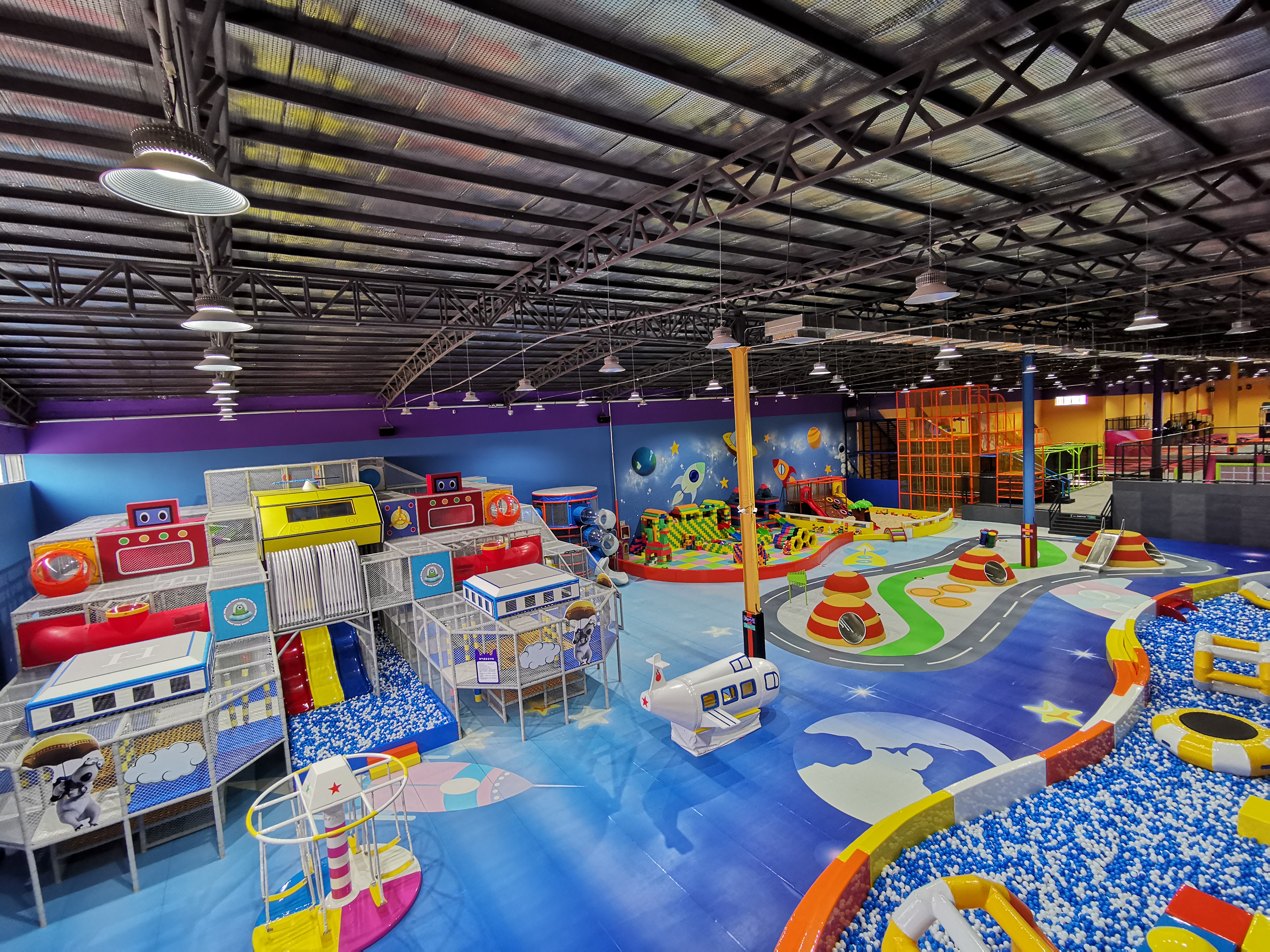 indoor trampoline park