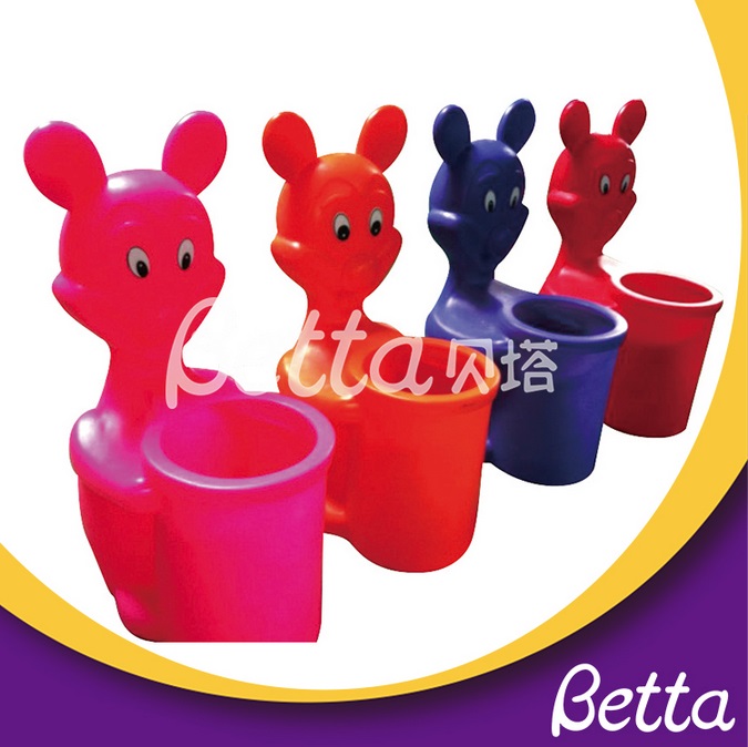 Bettaplay Durable colorful rabbit shape plastic trash bin.jpg