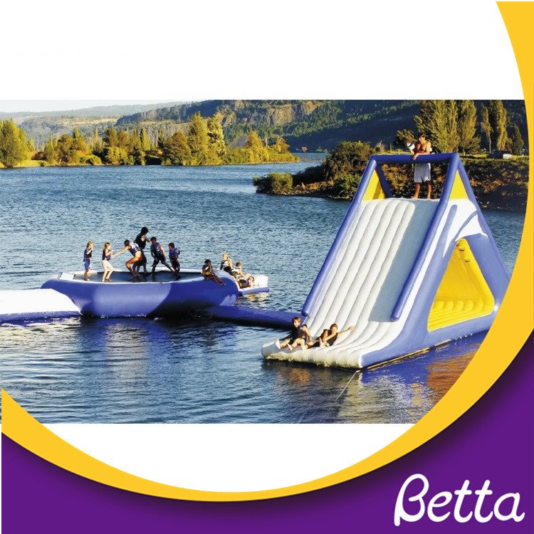 Bettaplay Children's outdoor giant floating inflatable water slide