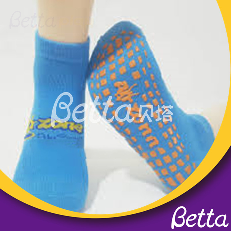 Customized Size Anti-slip Custom Trampoline Grip Park Socks 